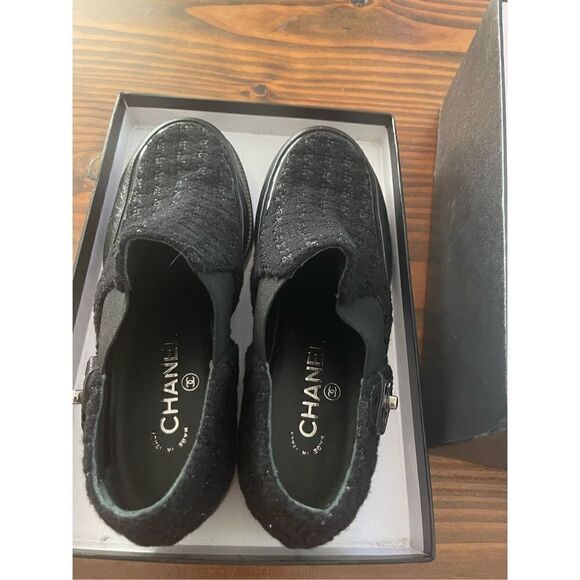 Chanel leather and tweed slip on Loafers - Picture 3 of 12